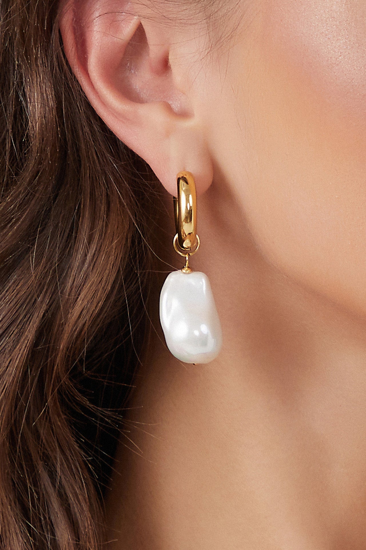 Unique Asymmetrical Gold Rope Chain  Baroque Pearl Drop Earrings